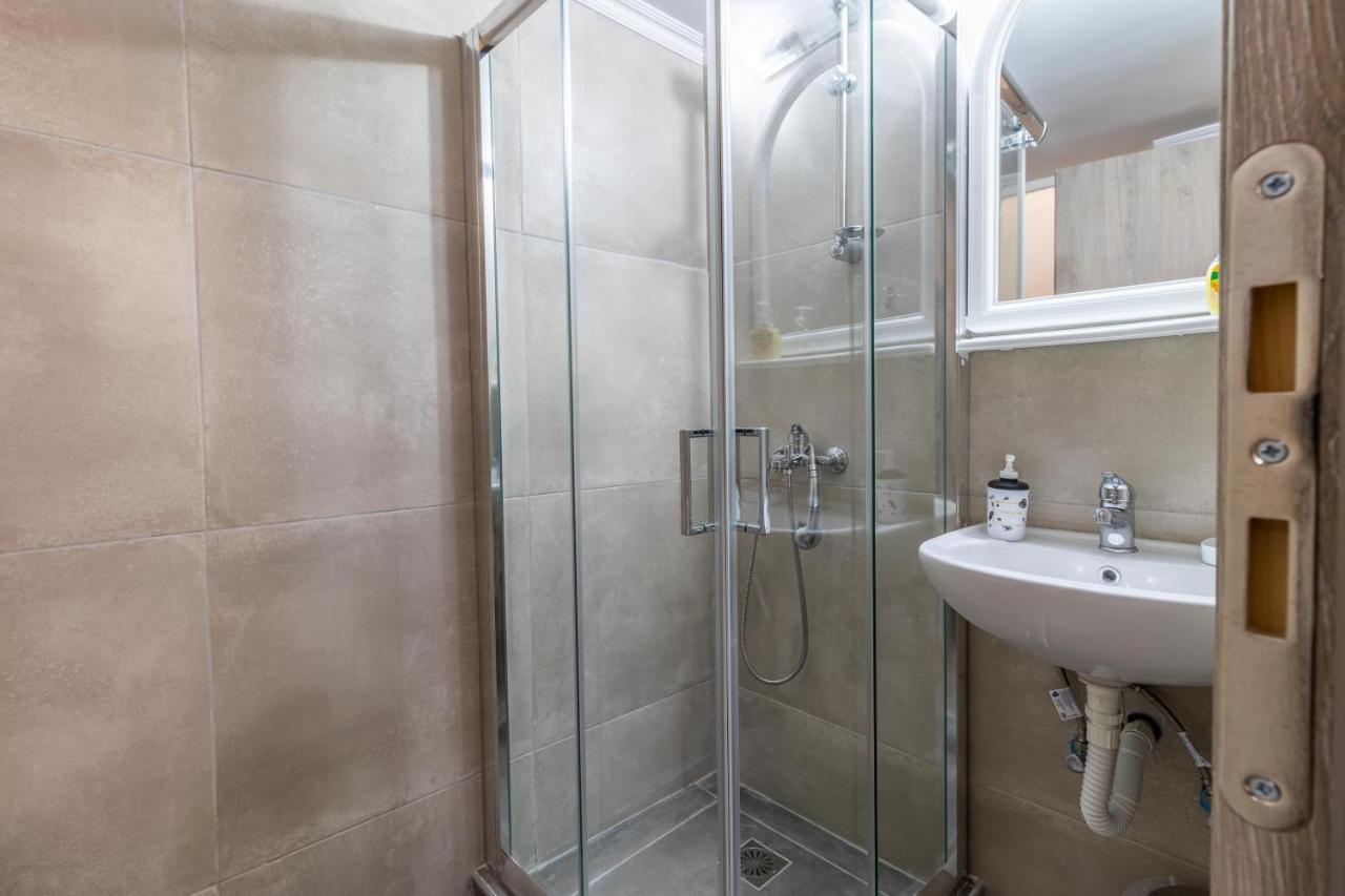 Korinthos Downtown Apartment エクステリア 写真