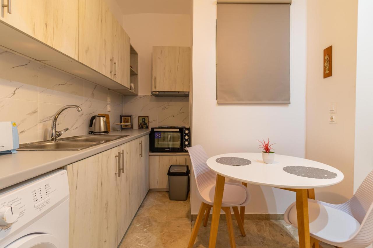 Korinthos Downtown Apartment エクステリア 写真